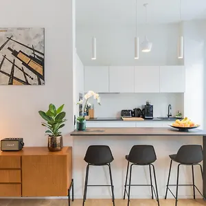 Guillemins Station Terrace Apartment